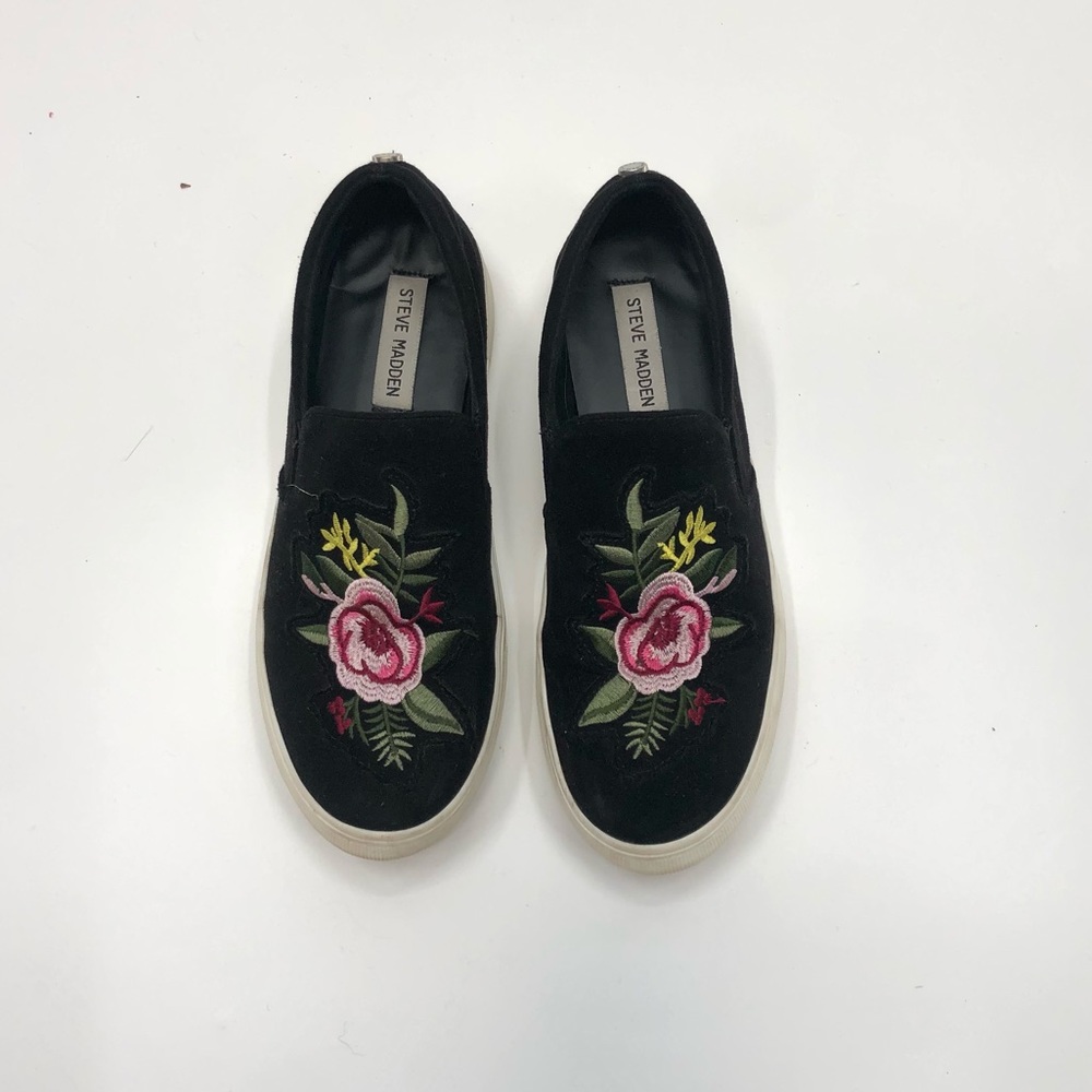 Steve Madden flower black slip on sneakers size 7.5